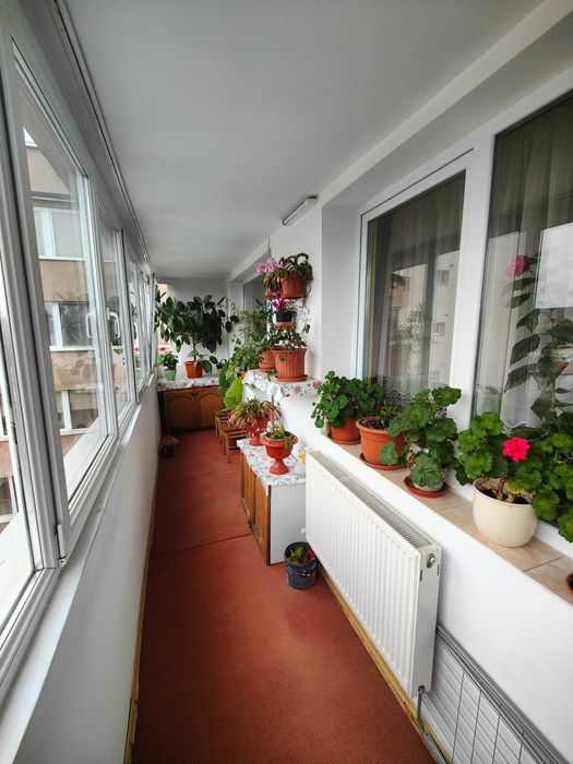 Persoana fizica vand apartament cu 3 camere