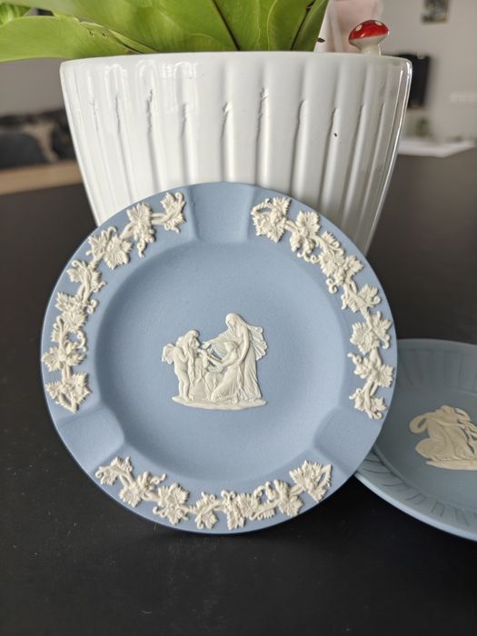 Чиния и пепелник Wedgwood Jasperware