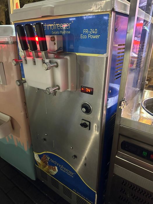Freezer morojni apparat