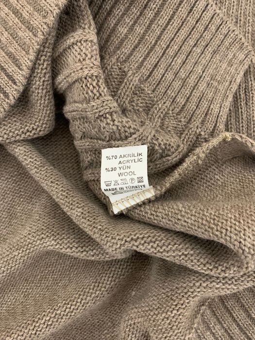 Дамски зимен пуловер