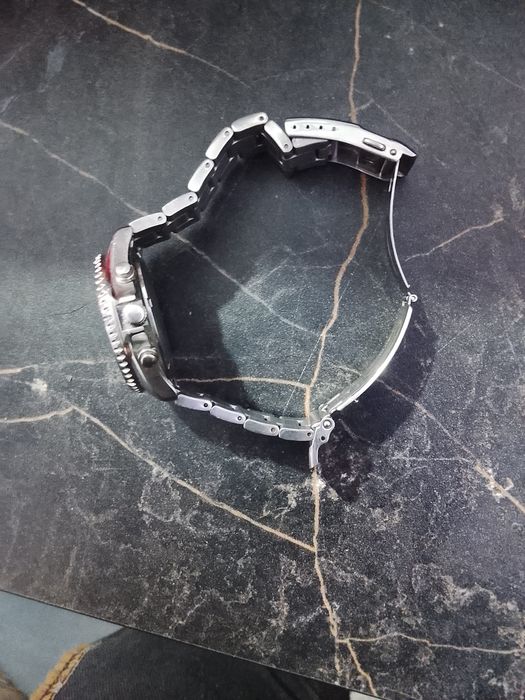 Часы идиалном состаение