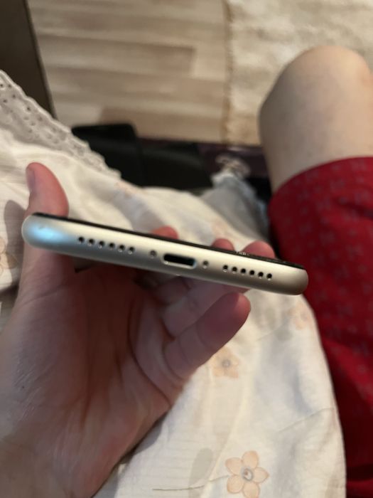 Продам iphone 11
