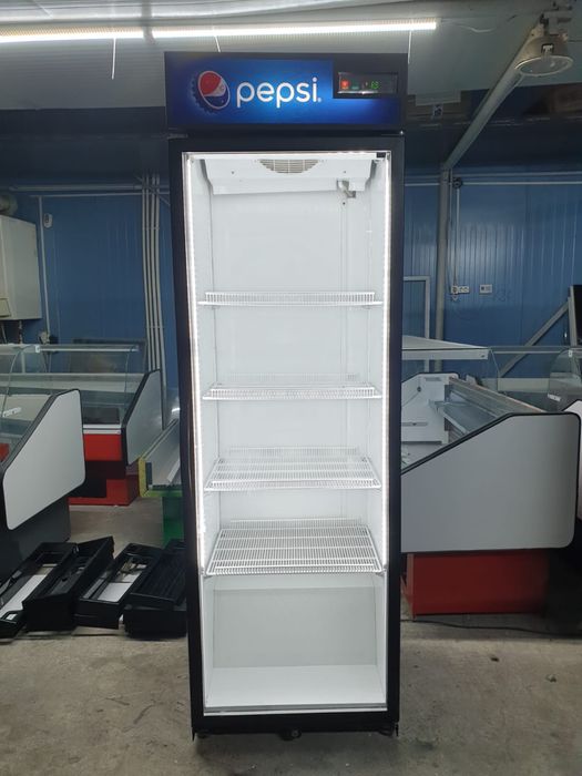 Vitrina frigorifica verticala cu usa din sticla