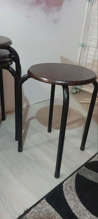 Masă rabatabilă și 4 scaune