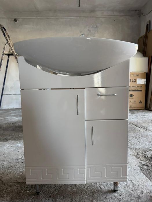 Раковина с тумбой