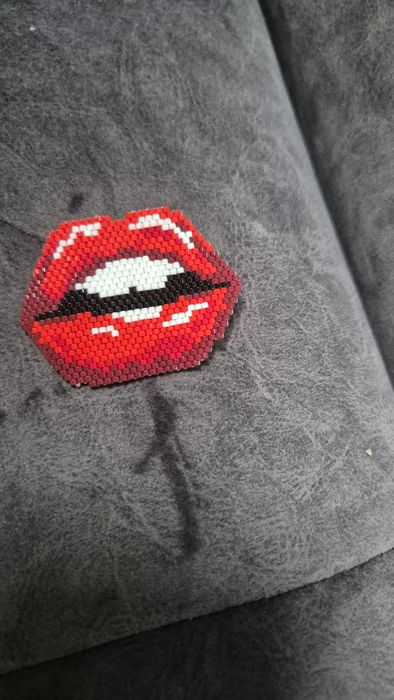 Брошки ръчна изработка с уникална техника