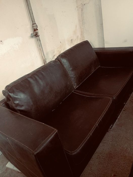 Диван Спешно двуместнен