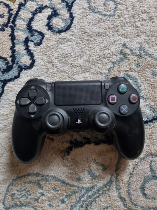 Продам PlayStation 4 Fat 500GB