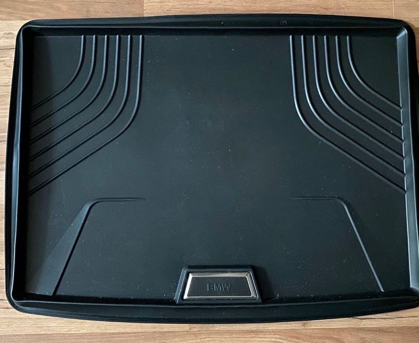 Стелка за багажник BMW 1 сериа F40