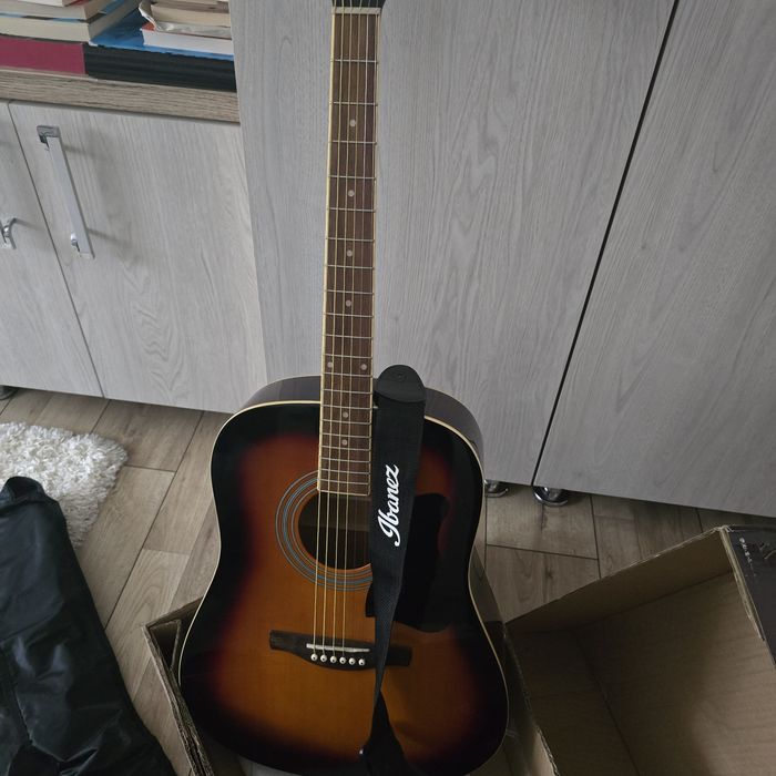 Vand chitara acustica Ibanez