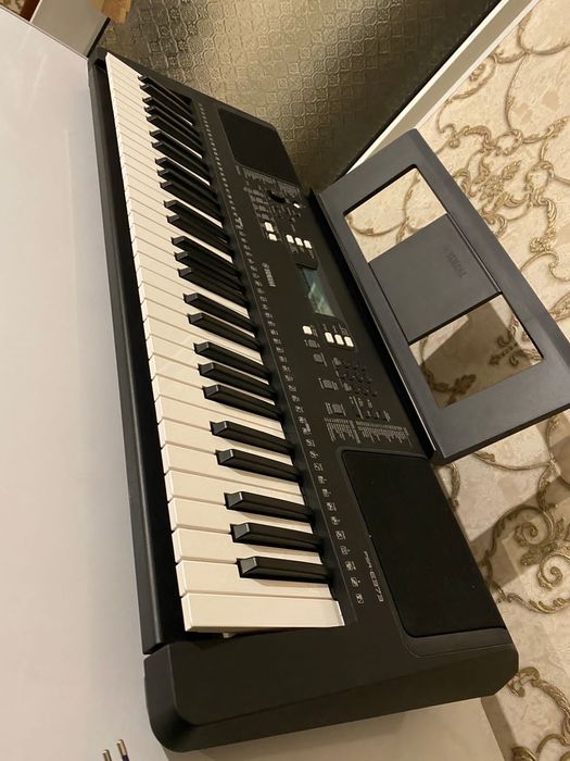 Синтезатор Yamaha PSR-E373