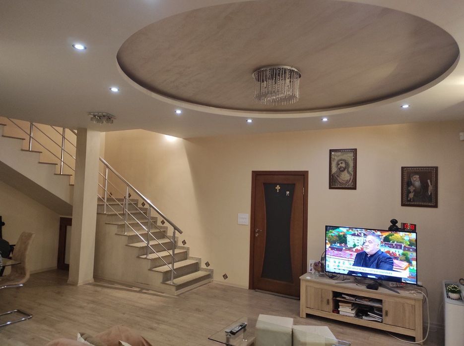 Самостоятелна къща в града