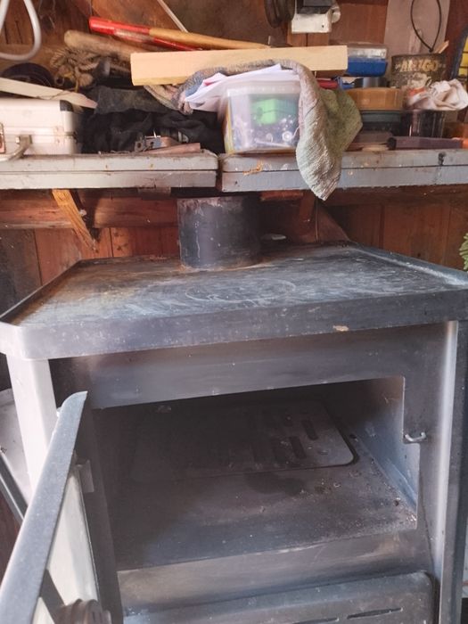 Vând canapea extensibilă,sobă de încălzire cameră