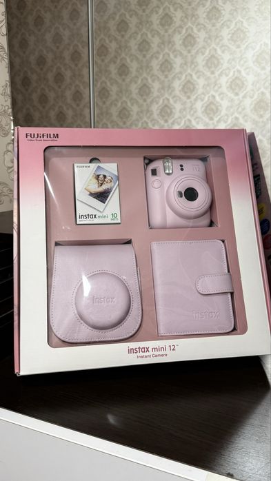 Instax Mini 12 подарочный набор