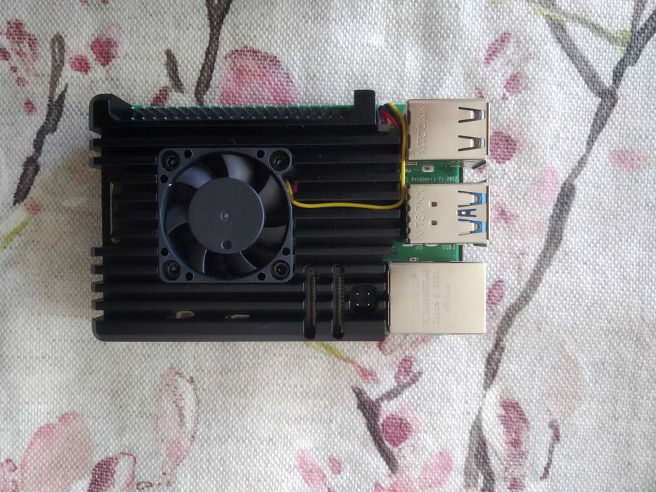 Raspberry Pi 5 8GB RAM с кутия, вентилатор, радиатори и захранване