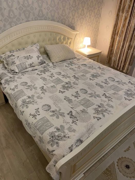 Продам спальный гарнитур