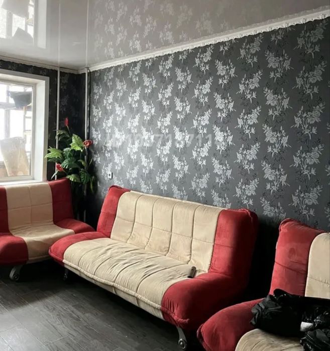 Диван и два кресла