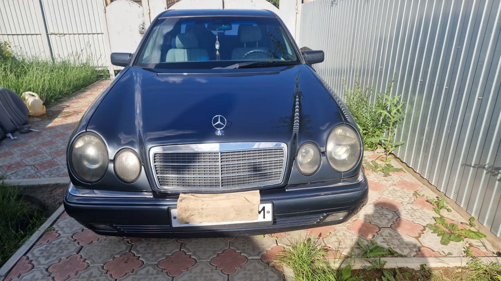 Mercedec Benz 210