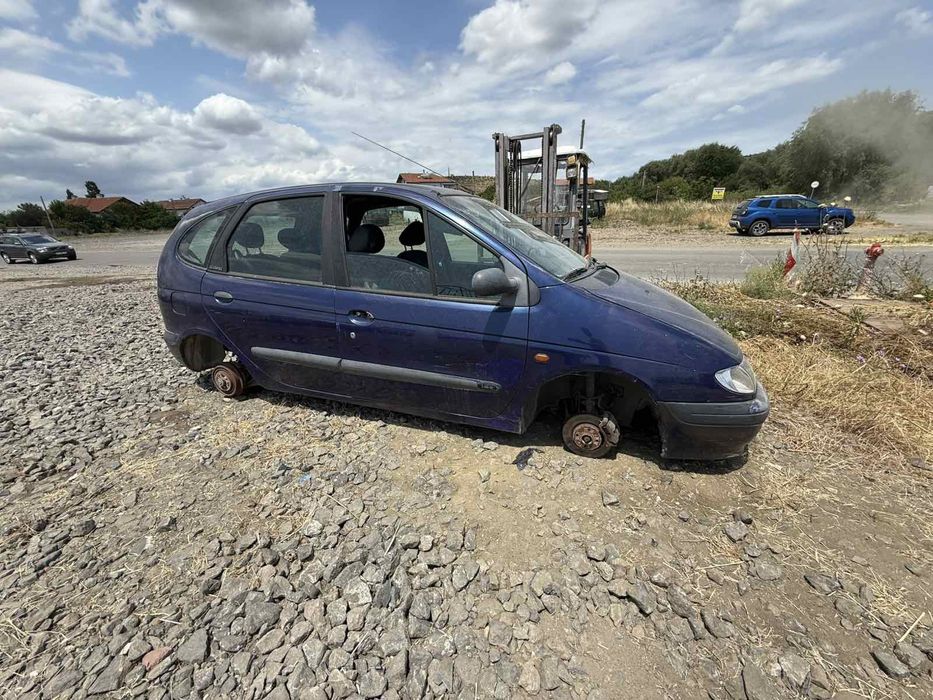 Рено Меган 1.6 бензин