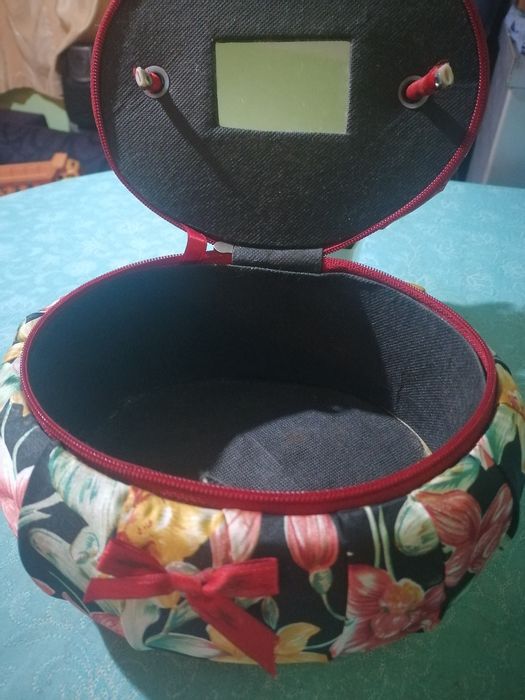 Кутия за бижута/гримове