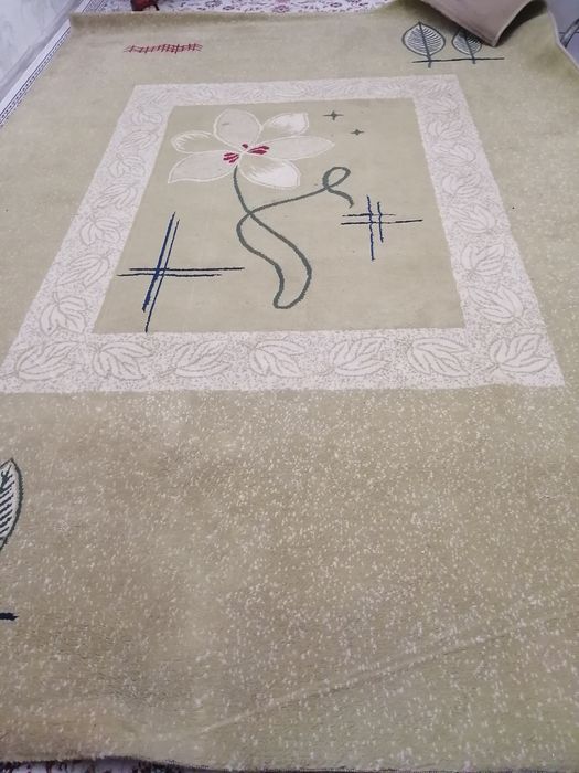 Продам ковёр,размер 280см - 200см