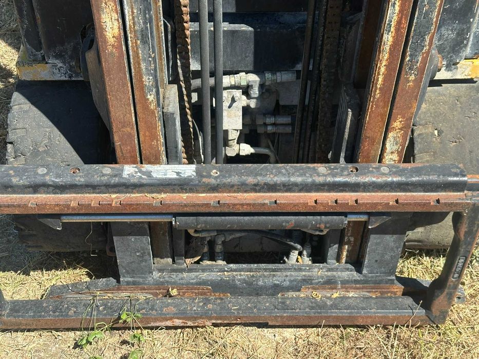 Dezmembrez stivuitor electric YALE