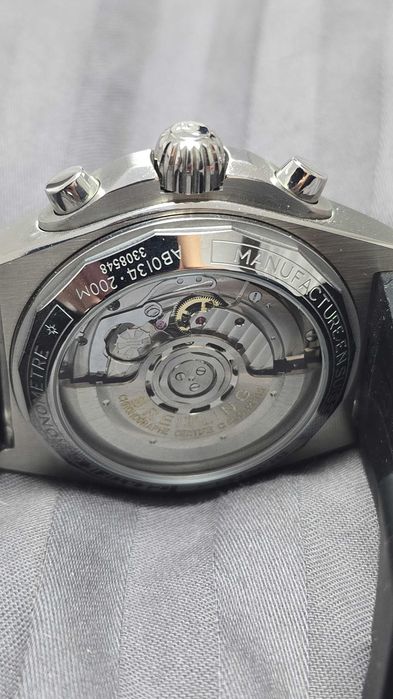 Breitling Chronomat 42 Chronograph Panda
sticlă de safir