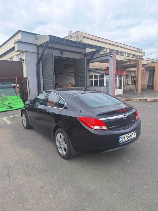 Opel Insignia 2011