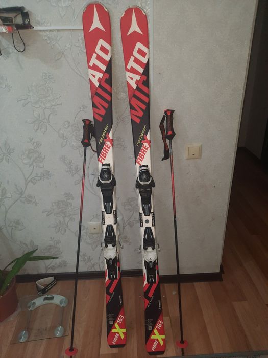 Продам горные лыжи Atomic
