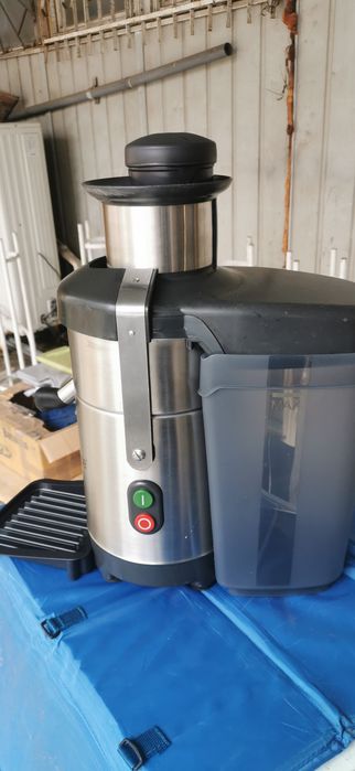 Сокоизстисквачка, фреш машина Robot Coupe J100