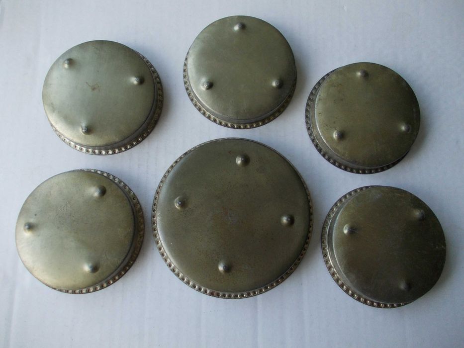 6 farfurii vechi din metal cu goblen