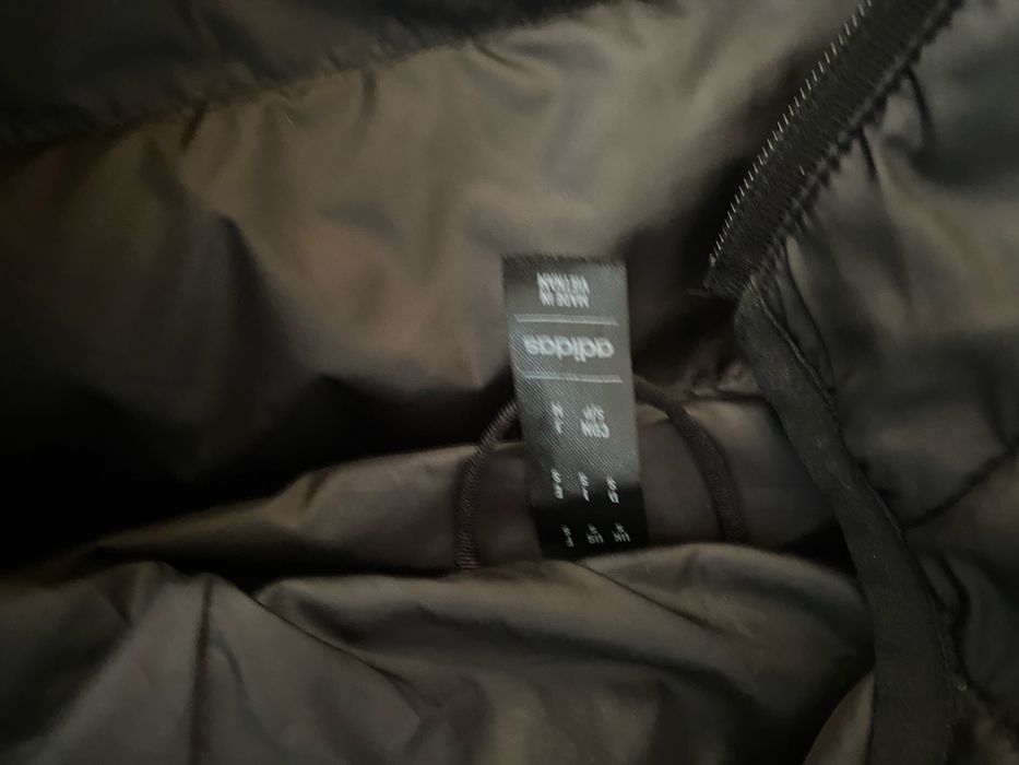 Куртка от бренда Адидас