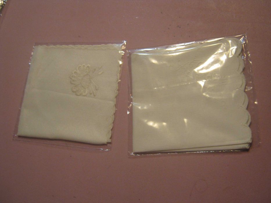 Продавам бродирани кърпички