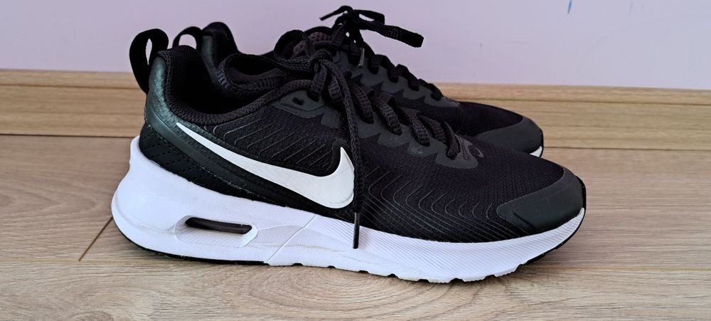 Дамски маратонки Nike