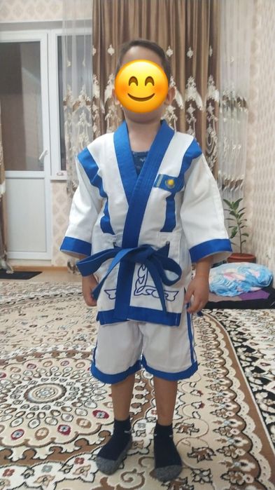Срочно продам детский кимоно казакша күрес б/у на 6 лет