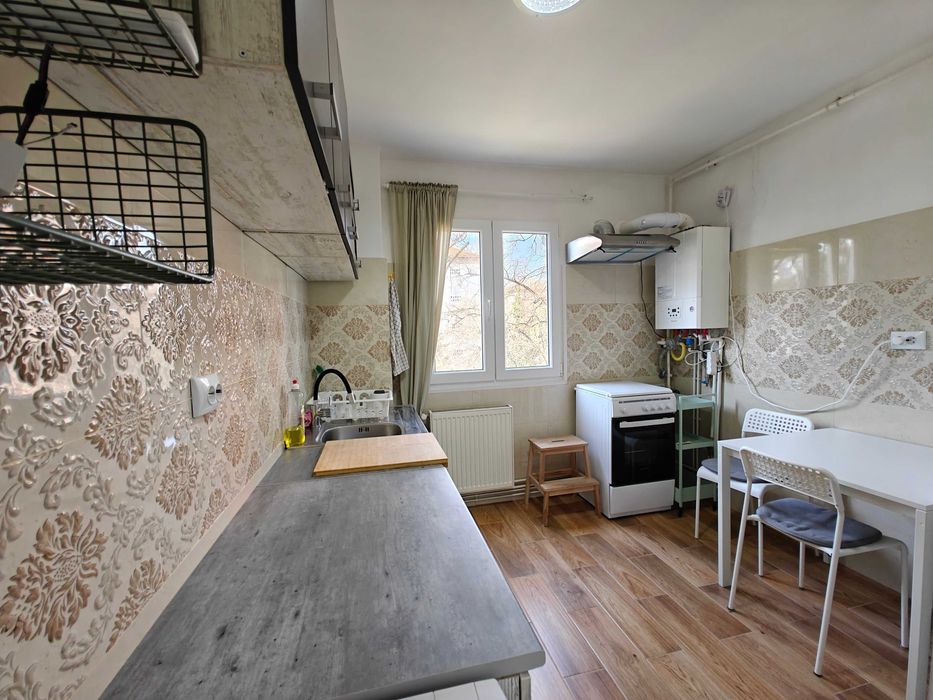 Apartament de inchiriat 3 camere, mobilat si utilat, Gheorghe Lazar