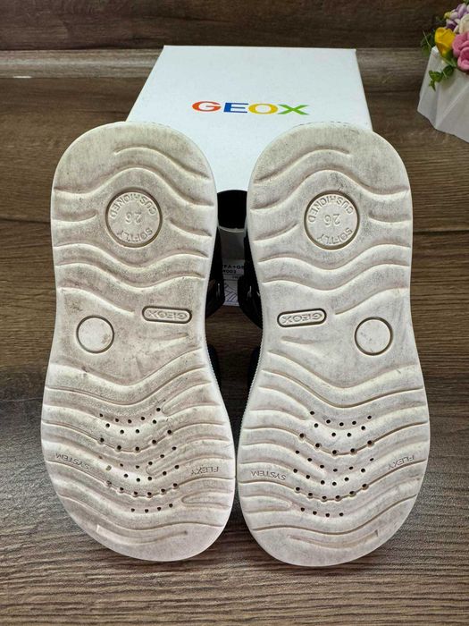 Детски сандали от кожа Geox