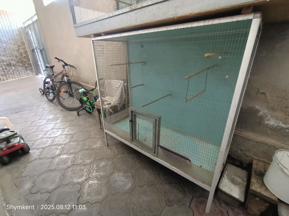 клетки ( мини вальеры) для попугаев и тд.