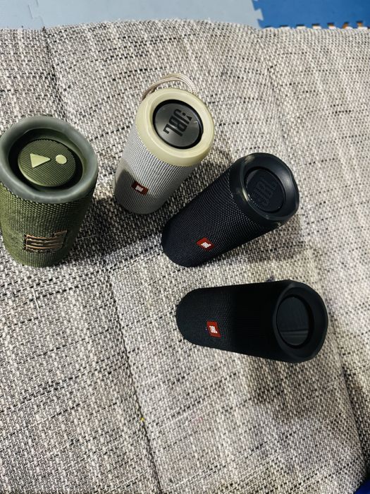 Vând boxe JBL Flip 3 /Flip 4 /Flip 6 impecabile