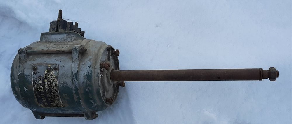 Насос шестеренчатый Г 11-11А .