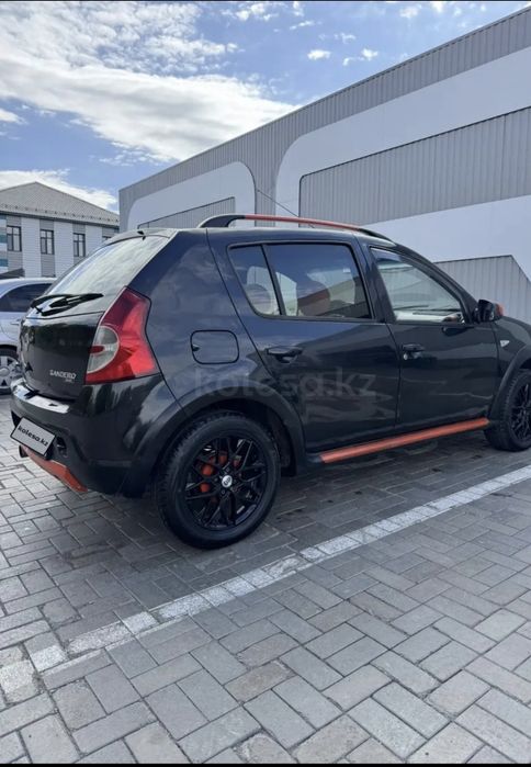 Продам рено сандеро степвей