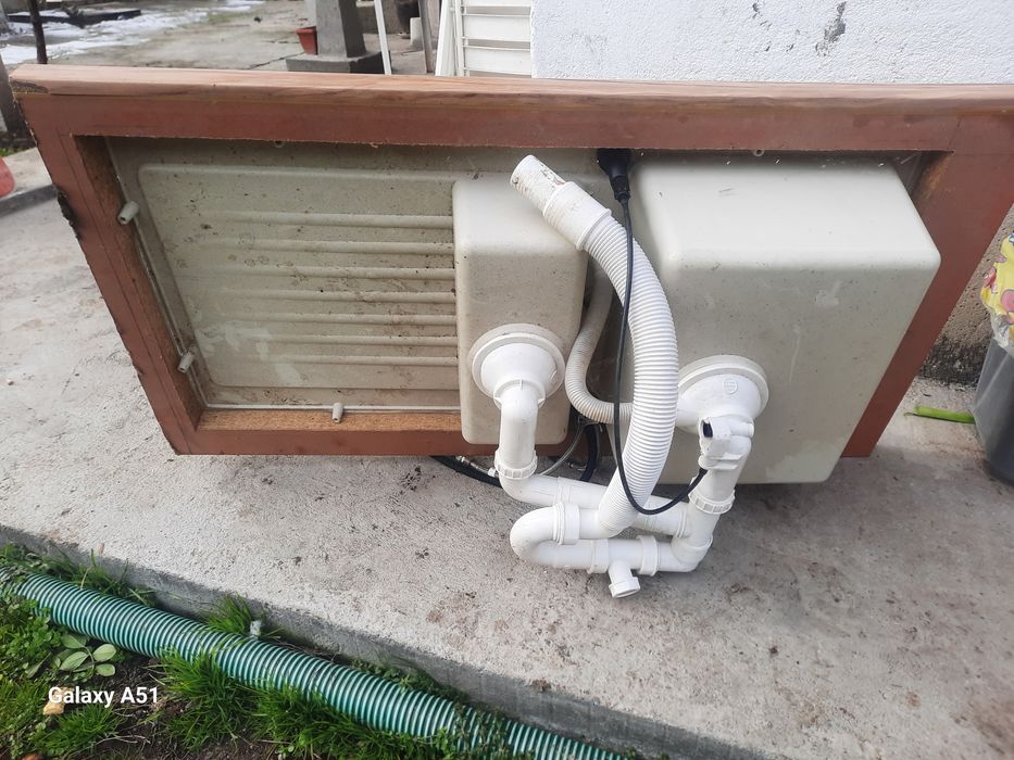 Кухненска мивка с батерия