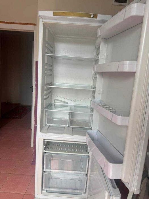 Продается БУ Холодильник Indesit