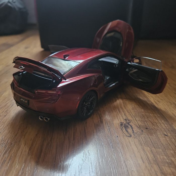 AUTOart  Chevrolet Camaro ZP1 2018 1:18.