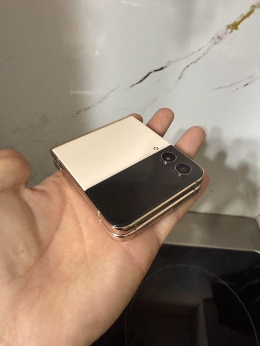 Продам Samsung Flip 4 128гб