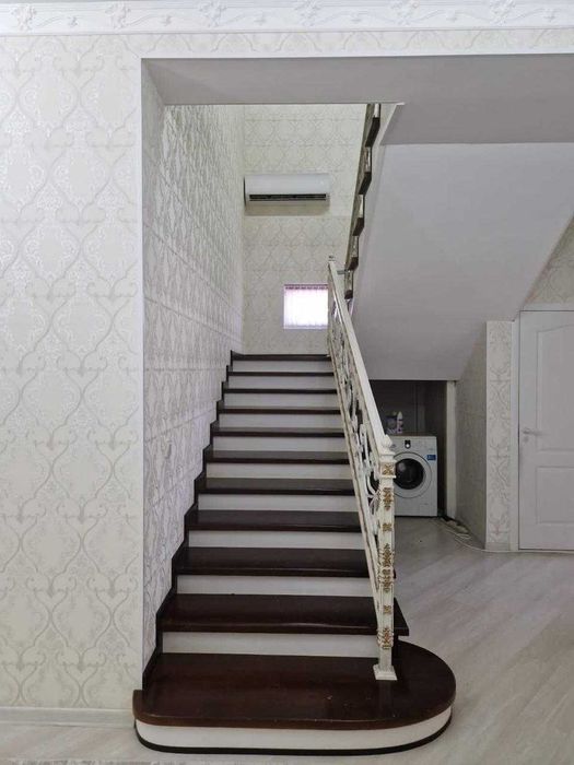 Двухэтажный Дом 8 комнатный