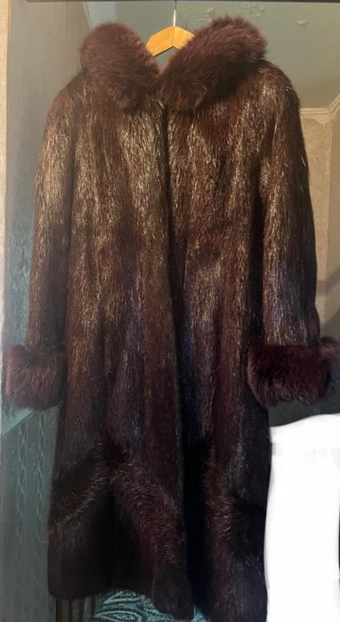 Продам нутриевую шубу