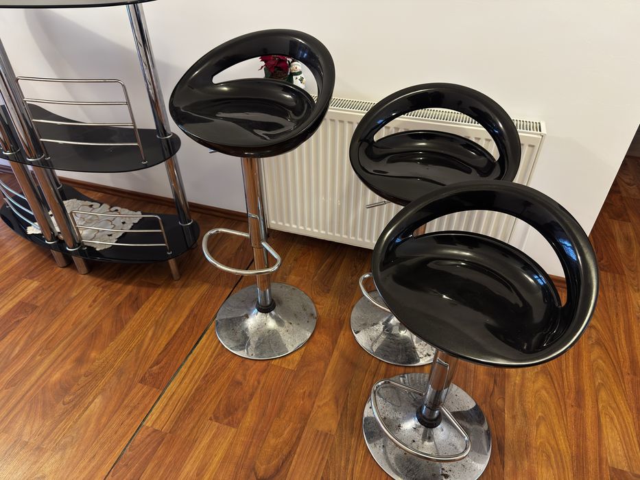 Masa tip bar cu 3 scaune