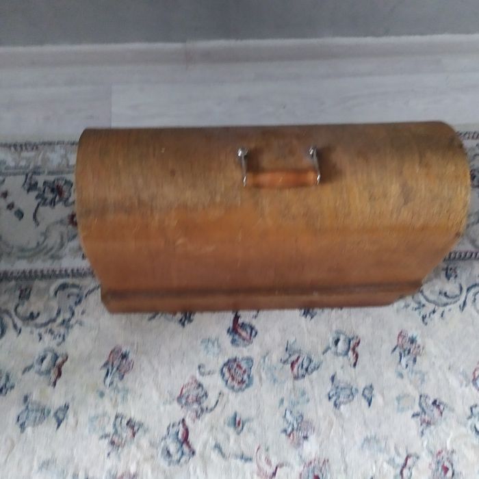 Продам швейную машинку