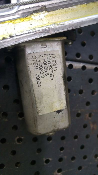 Macara cu motoras dreapta spate fiat bravo 2 198 51827395 1060308